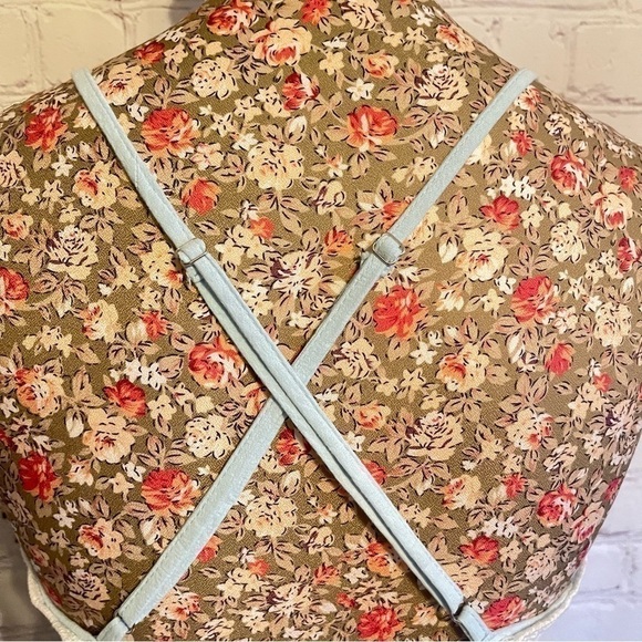 Zaful Contrast embroidery Cami Romper - Picture 7 of 9